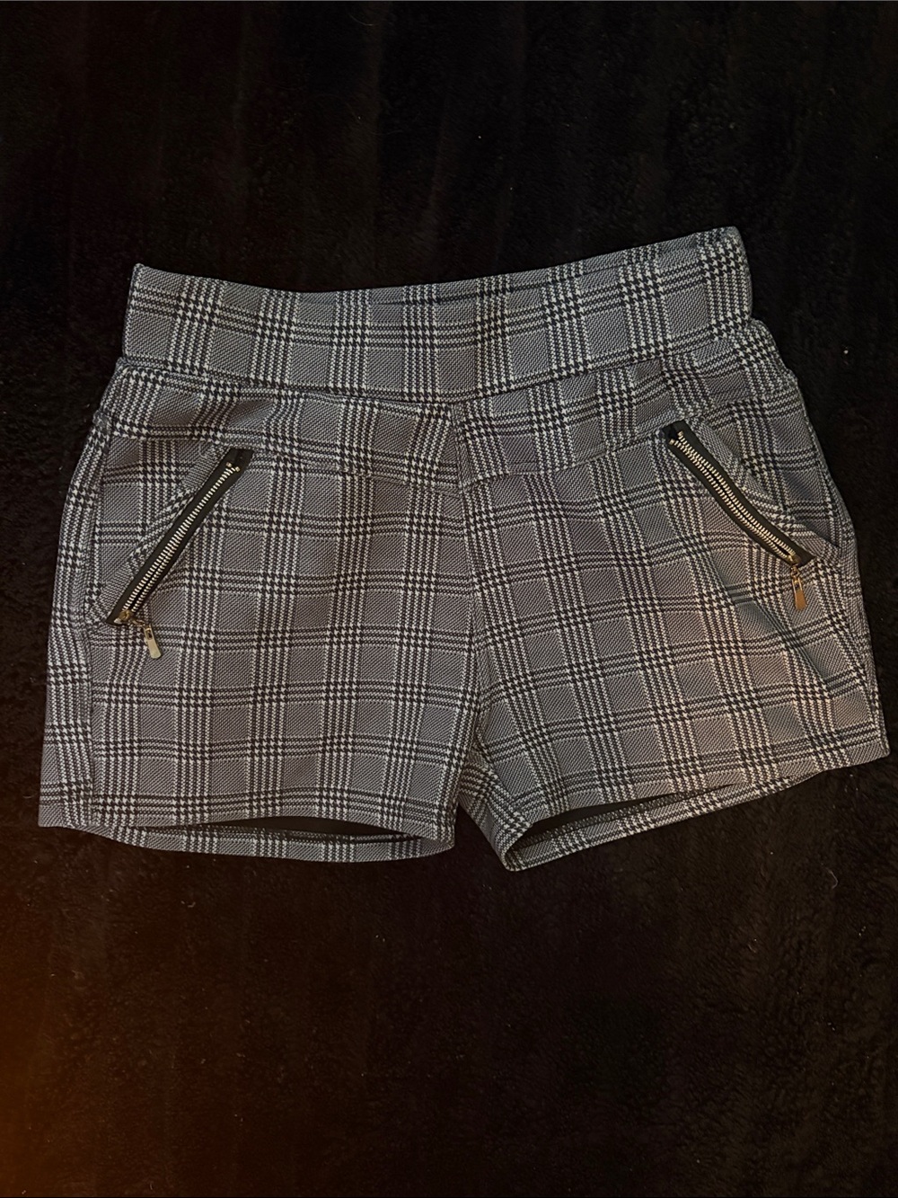 High-Waist Plaid Shorts with Zip Pockets - Gray
